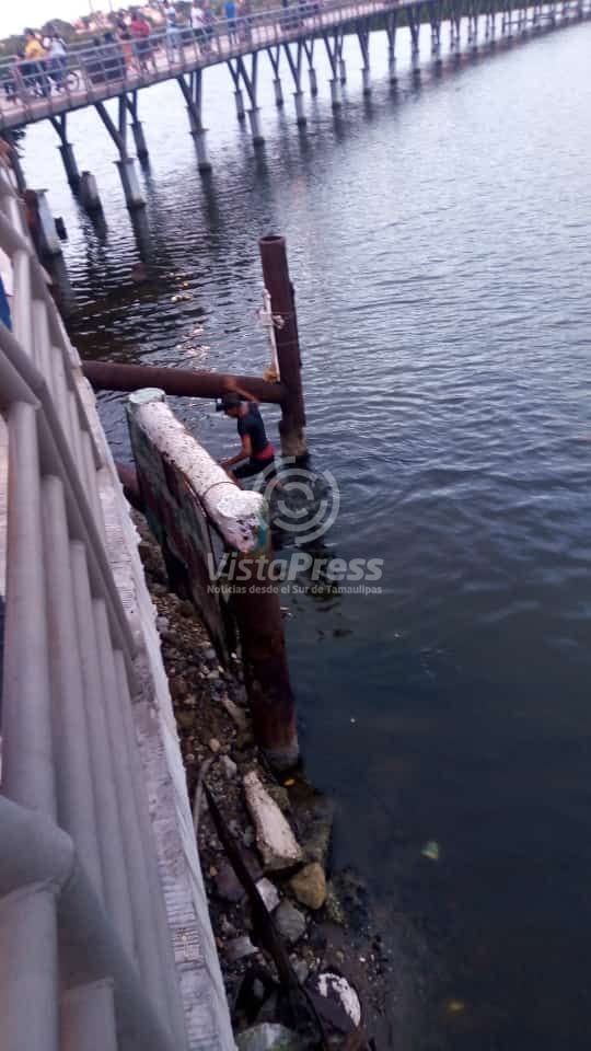 Pescador Se Mete A La Laguna Del Carpintero Vista Press Noticias