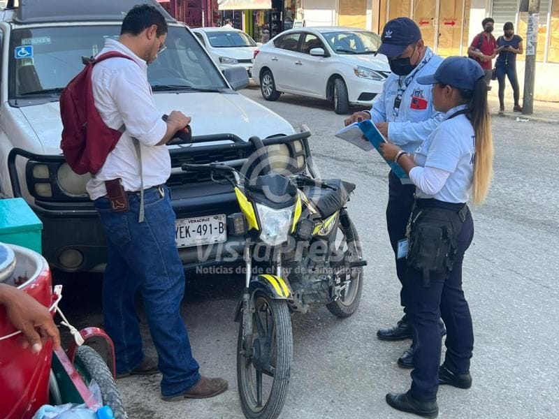 Intervienen A Motociclista Por No Portar El Casco De Seguridad Vista