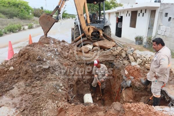 Atiende COMAPA Altamira Reportes De Fugas De Agua En Distintos Sectores