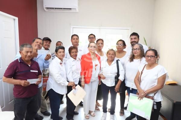 Entrega DIF Altamira estímulos económicos a beneficiarios del Programa