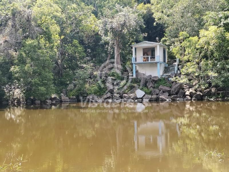 A la orilla de la laguna de Tametate podrían adaptar comederos para los visitantes.