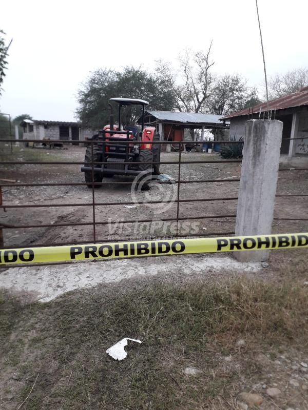 El vaquero se presume murió cuando tripulaba un tractor.