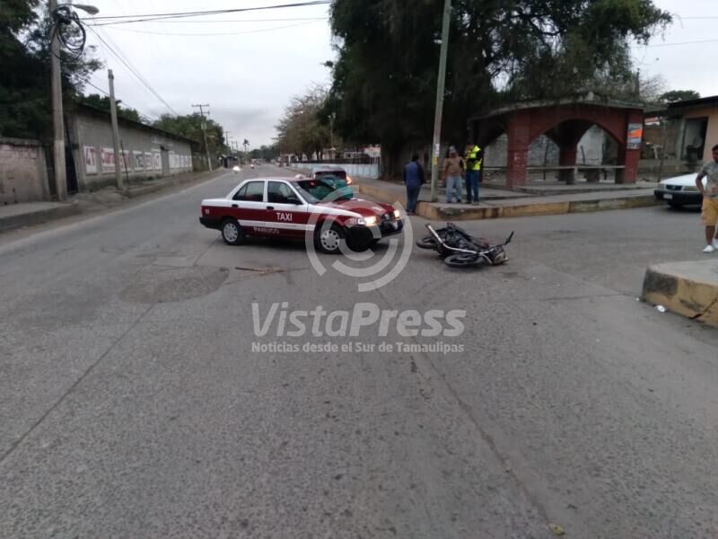 El resultado su precaución a transitar arteria y embistió al motociclista.